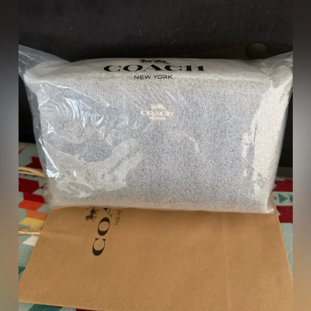 COACH Signature Boxy Cosmetic Case 20 Brown/Black - Picture 4 of 9
